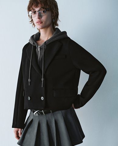  URBAN REVIVO - Áo khoác blazer nữ cổ V tay dài phối mũ hiện đại 