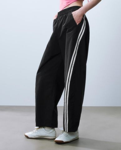  URBAN REVIVO - Quần dài nữ ống rộng lưng thun 