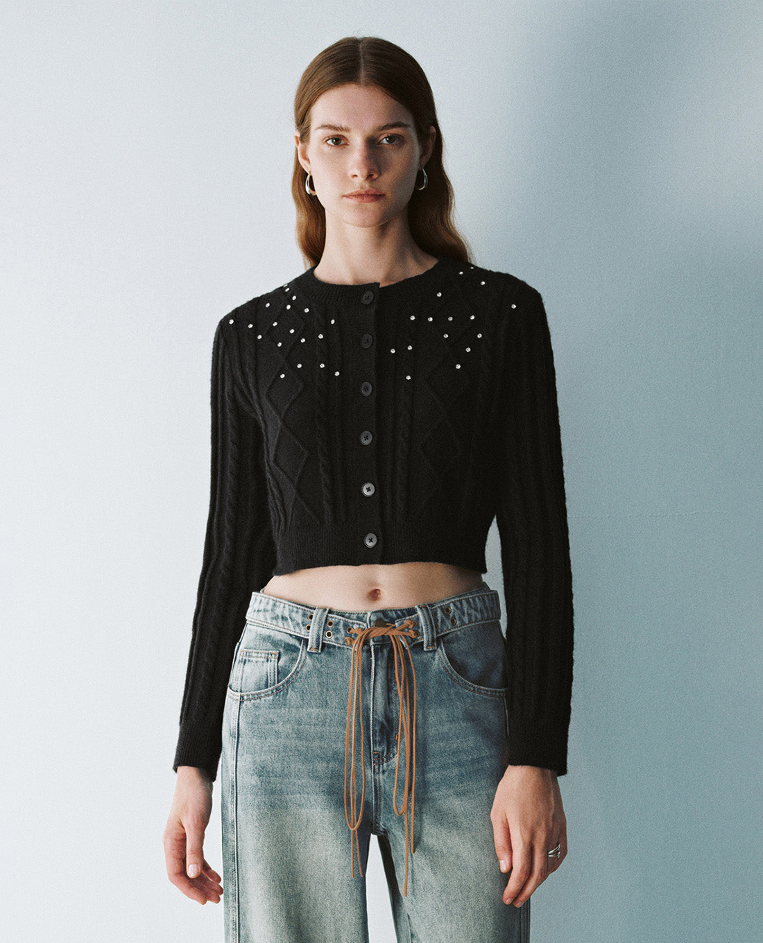 URBAN REVIVO - Áo khoác cardigan nữ phom croptop Button Up Straight