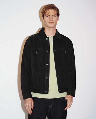  URBAN REVIVO - Áo khoác denim nam cổ bẻ tay dài Button Up 