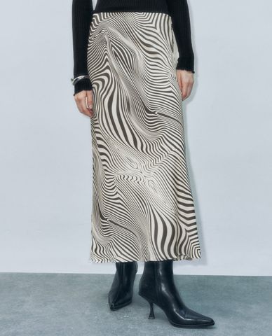  URBAN REVIVO - Chân váy phom suông midi phối họa tiết 