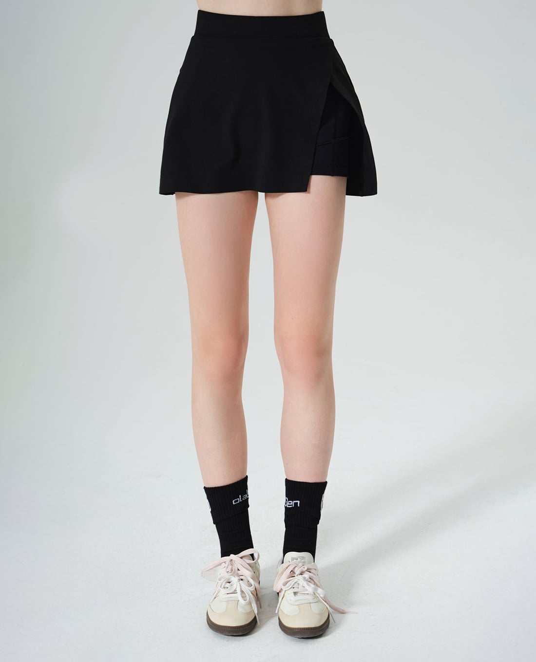 OLABEN - Chân váy thể thao mini xẻ tà Active