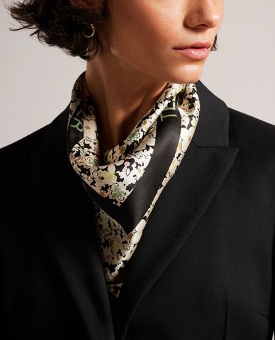  TED BAKER - Khăn choàng nữ phom vuông Zebbaa 