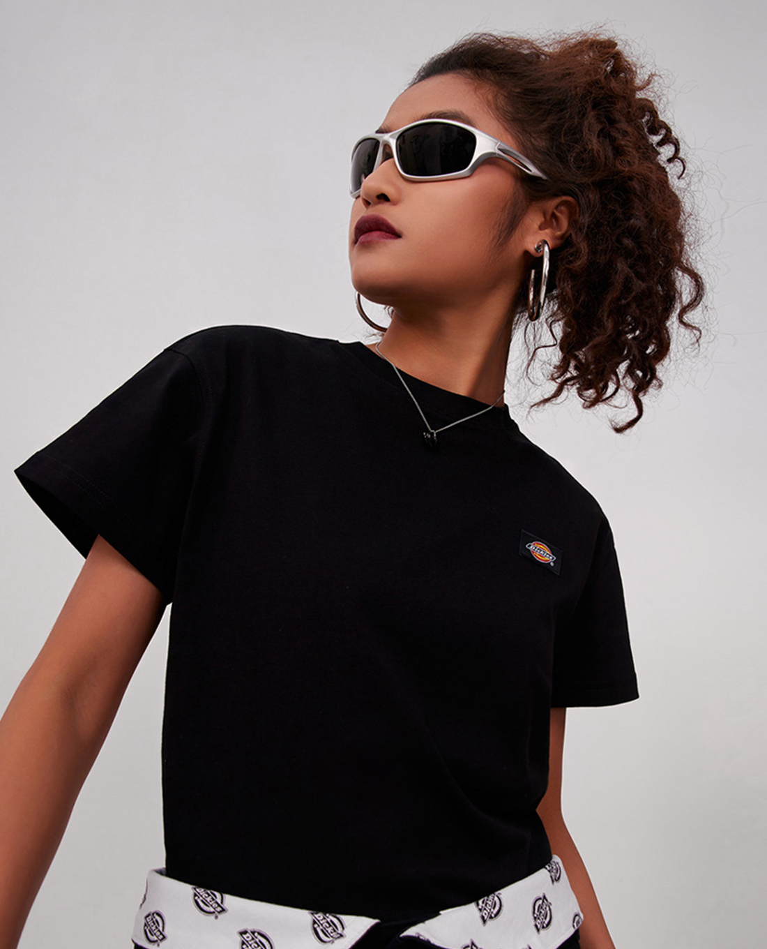 DICKIES - Áo thun nữ cổ tròn tay ngắn trẻ trung