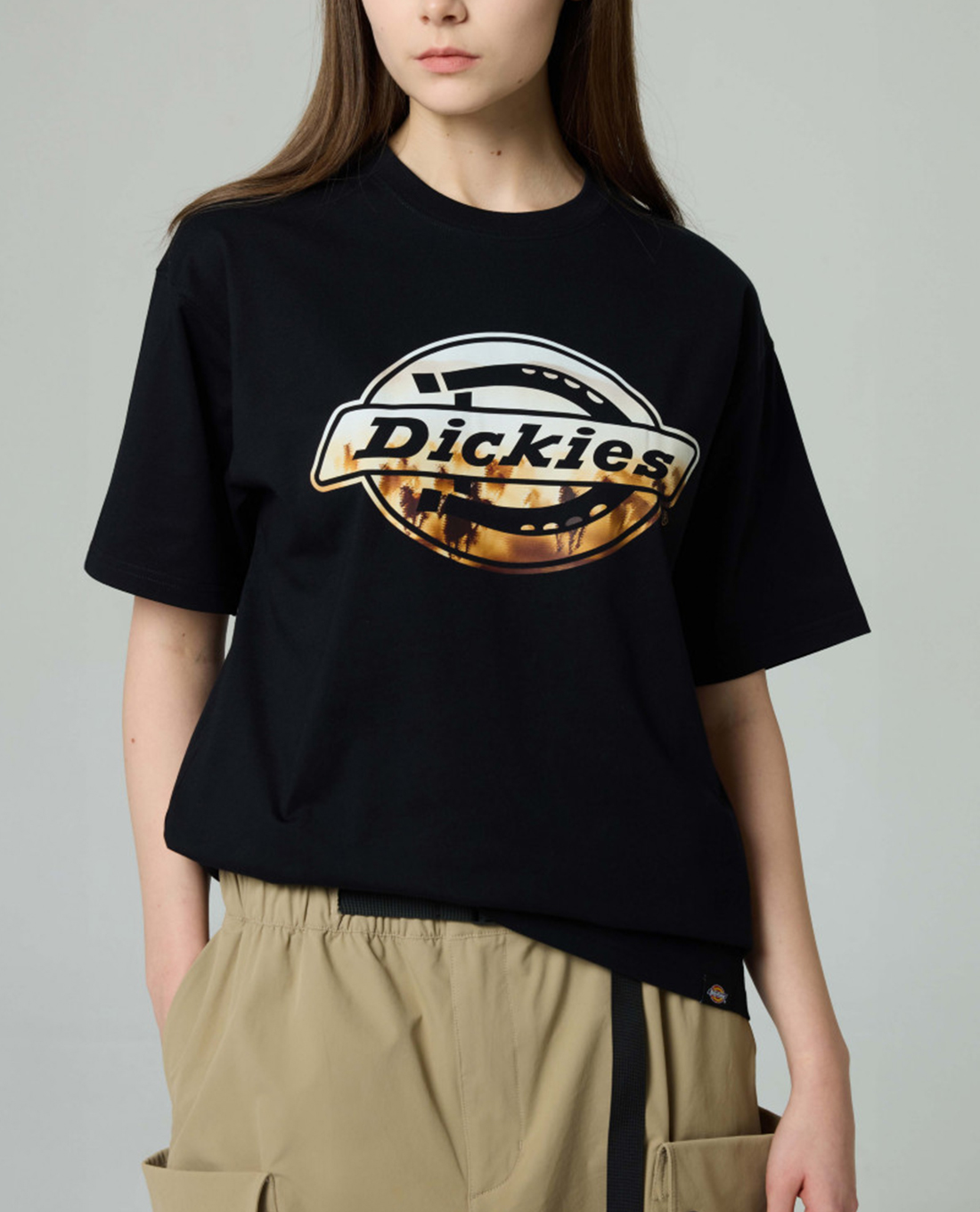 DICKIES - Áo thun unisex cổ tròn tay ngắn Tiered Logo Print