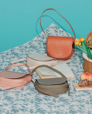  Marhen.J - Túi đeo chéo nữ hình bán nguyệt Mika 