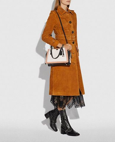  COACH - Túi xách đeo vai chữ nhật phối đinh tán Dreamer 