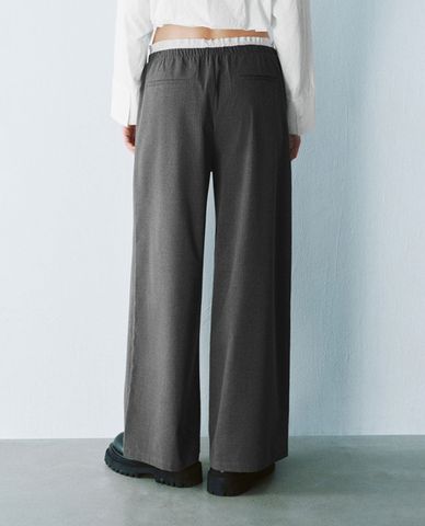  URBAN REVIVO - Quần nữ ống rộng lưng thun hiện đại 