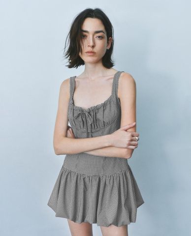  URBAN REVIVO - Đầm hai dây mini Wide Strap 