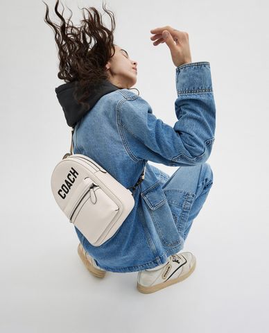  COACH - Túi đeo chéo nam phom chữ nhật Charter 