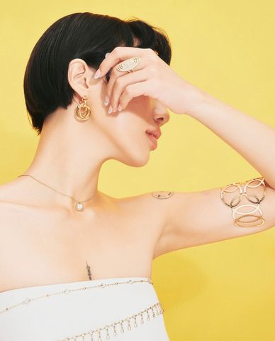  CECI - Vòng cổ bản mảnh phối mặt vuông ẩn xà cừ sang trọng 