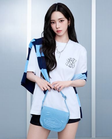  MLB - Túi đeo chéo nữ phom chữ nhật Cursive Vintage Denim 