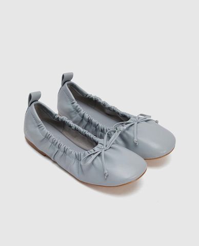  URBAN REVIVO - Giày búp bê nữ đế bệt phối nơ 