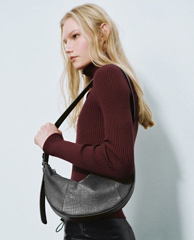  URBAN REVIVO - Túi đeo vai nữ hình bán nguyệt 