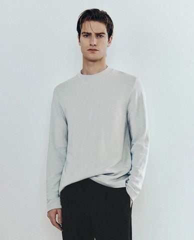  URBAN REVIVO - Áo thun nam cổ tròn tay dài trẻ trung 