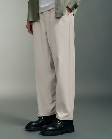  URBAN REVIVO - Quần nam ống đứng Carrot Fit 