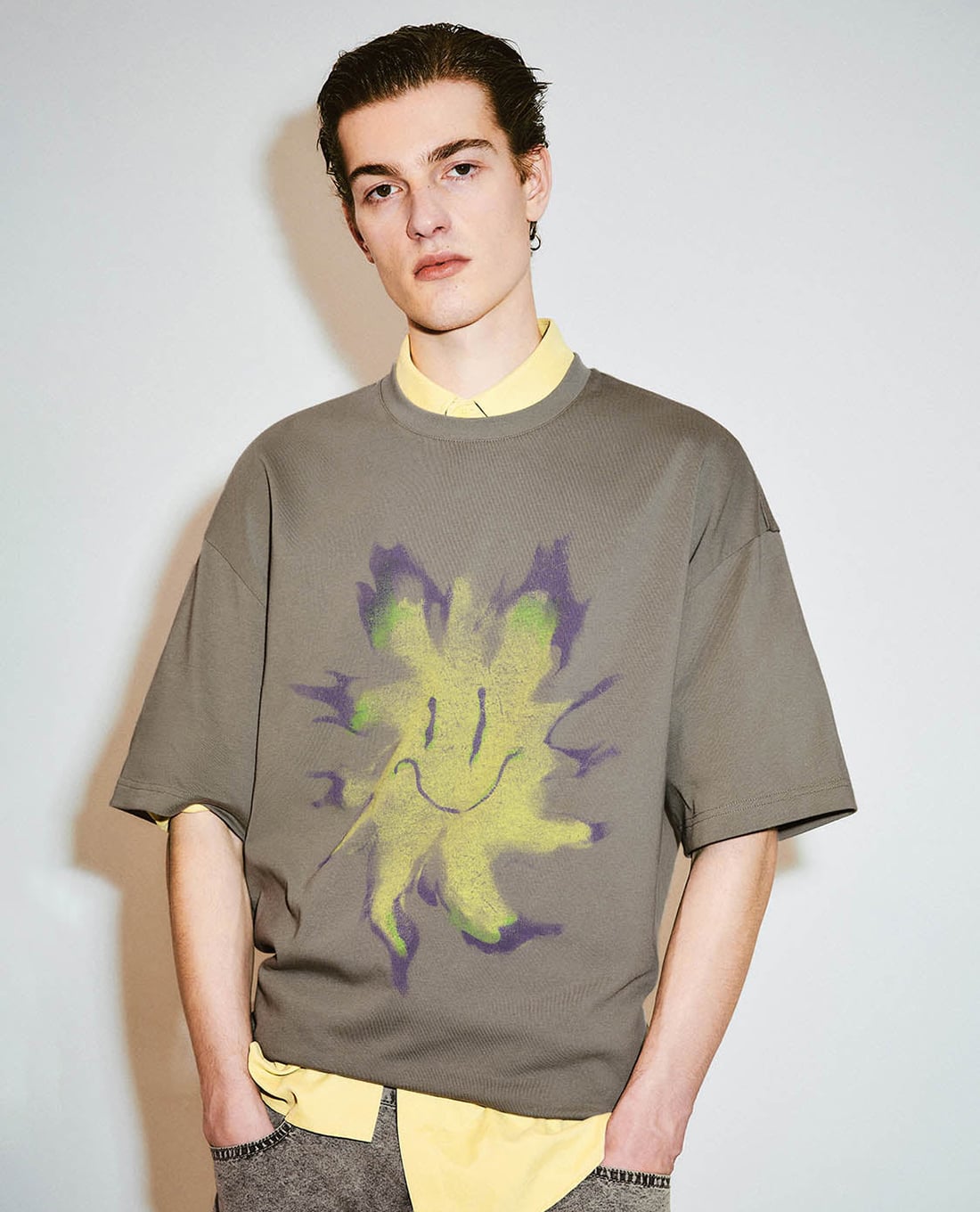 URBAN REVIVO - Áo thun nam cổ tròn tay ngắn Printed