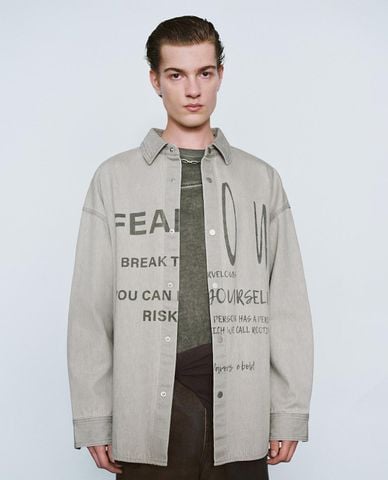  URBAN REVIVO - Áo sơ mi nam cổ bẻ tay dài phối họa tiết 