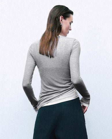  URBAN REVIVO - Áo thun nữ cổ tròn tay dài phom ôm 2 In 1 