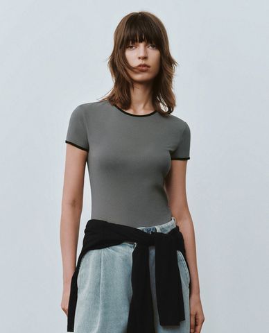  URBAN REVIVO - Áo thun nữ cổ tròn tay ngắn Skinny 