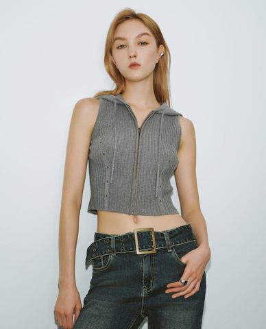  URBAN REVIVO - Áo sát nách dệt kim nữ phối mũ phom croptop 