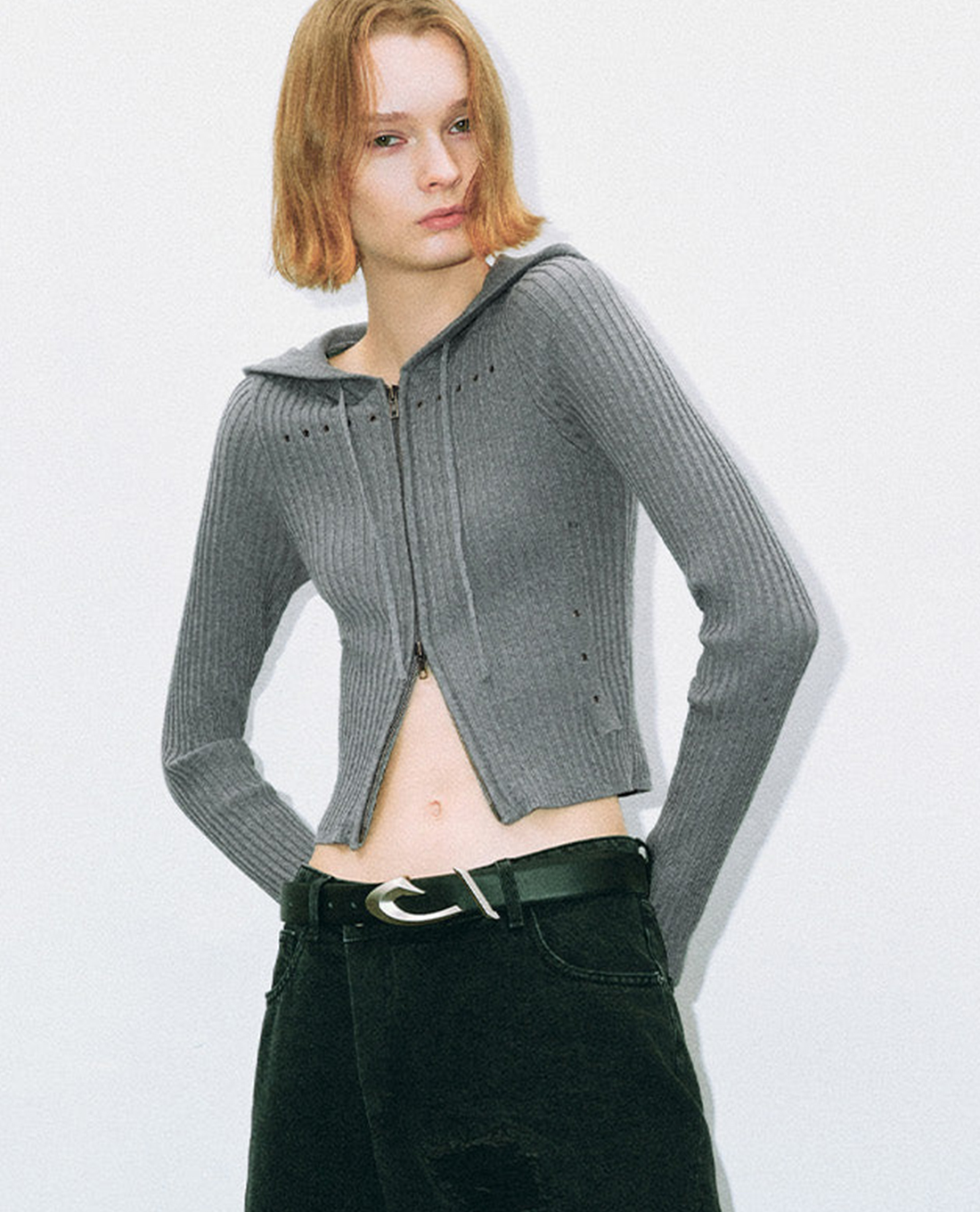 URBAN REVIVO - Áo khoác cardigan nữ phom croptop Zipper Front