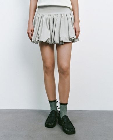  URBAN REVIVO - Chân váy xếp li mini thời thượng 