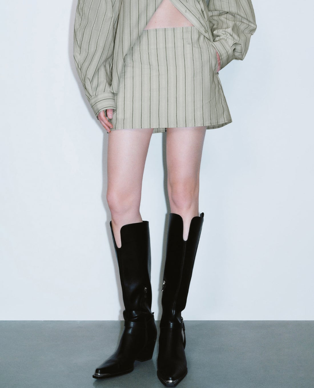 URBAN REVIVO - Chân váy chữ A mini Striped