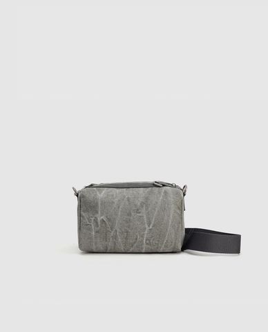  URBAN REVIVO - Túi đeo chéo nam phom chữ nhật 