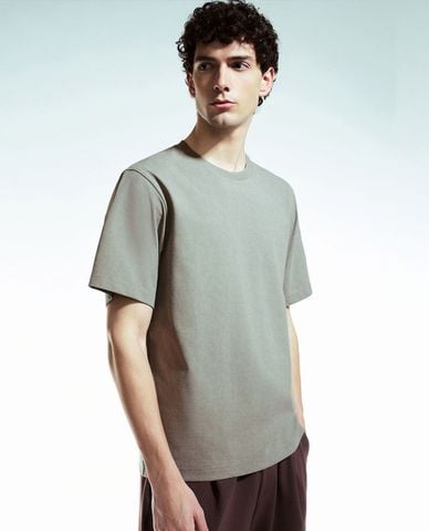  URBAN REVIVO - Áo thun nam cổ tròn tay ngắn Crew Neck Straight 