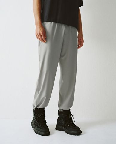  URBAN REVIVO - Quần jogger nam lưng thun phối dây rút 