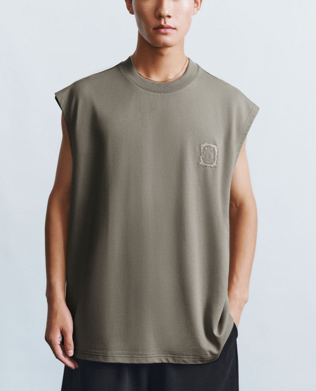 URBAN REVIVO - Áo ba lỗ nam cổ tròn phối hình in trẻ trung Printed