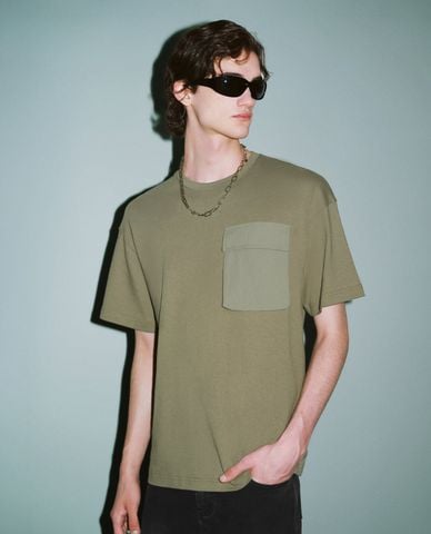  URBAN REVIVO - Áo thun nam cổ tròn tay ngắn Loose 