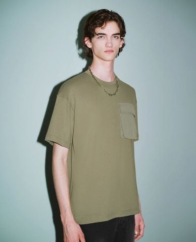  URBAN REVIVO - Áo thun nam cổ tròn tay ngắn Loose 