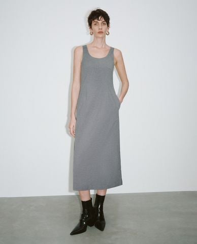  URBAN REVIVO - Đầm sát nách midi cổ chữ U A-Line 