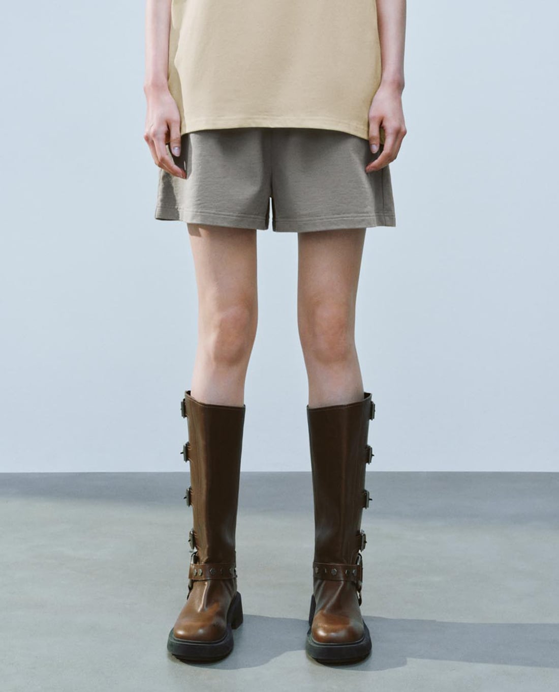 URBAN REVIVO - Quần short nữ ống rộng lưng thun