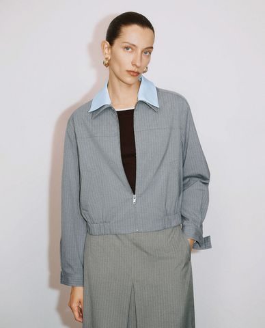  URBAN REVIVO - Áo khoác bomber nữ cổ bẻ hiện đại 