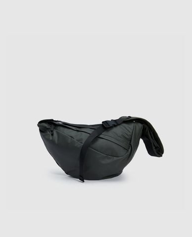  URBAN REVIVO - Túi đeo chéo nam phom hình thang 