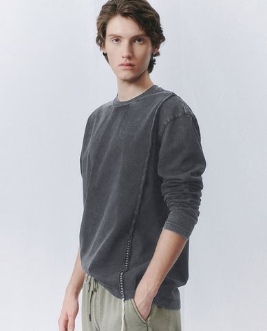  URBAN REVIVO - Áo thun nam cổ tròn tay dài 
