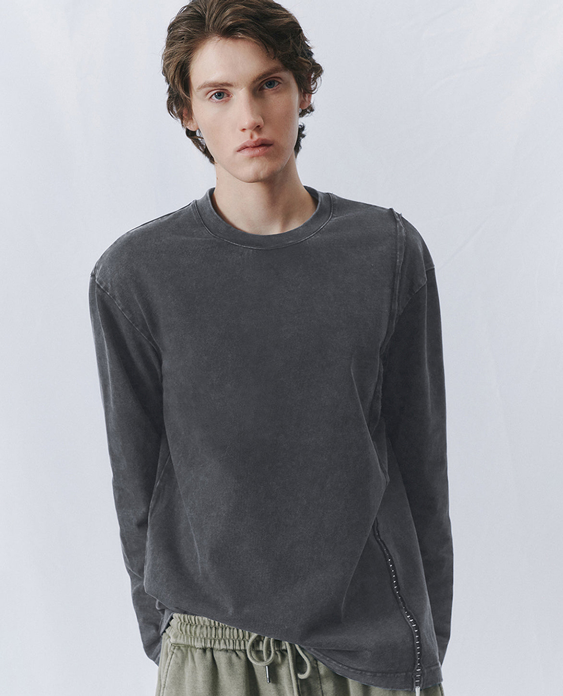 URBAN REVIVO - Áo thun nam cổ tròn tay dài