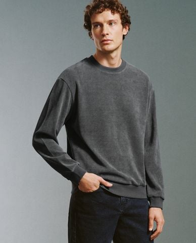  URBAN REVIVO - Áo sweatshirt nam cổ tròn tay dài Straight 