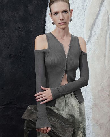  URBAN REVIVO - Áo dệt kim nữ tay dài phối khoá zip Cold Shoulder 