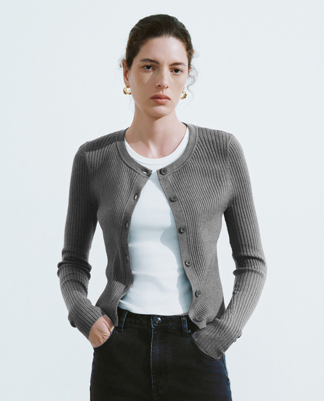 URBAN REVIVO - Áo khoác cardigan nữ cổ tròn tay dài hiện đại