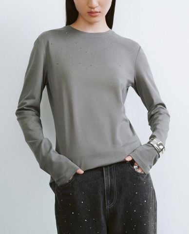 URBAN REVIVO - Áo thun nữ cổ tròn tay dài đính đá Rhinestone Decor 