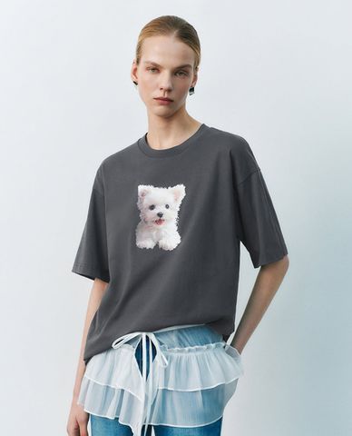  URBAN REVIVO - Áo thun nữ cổ tròn tay ngắn in họa tiết 