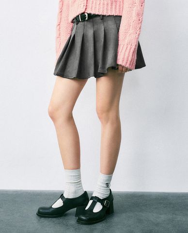  URBAN REVIVO - Chân váy xếp li mini phom chữ A 