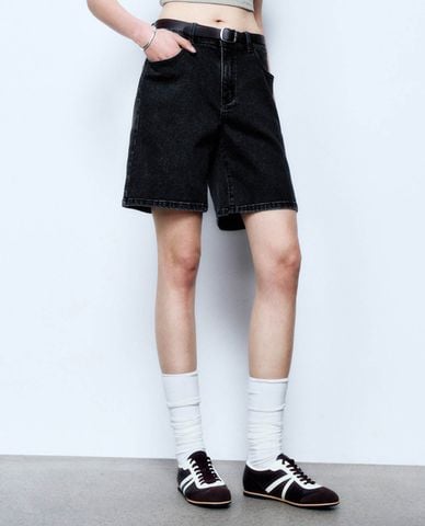  URBAN REVIVO - Quần short jeans nữ ống rộng cá tính 