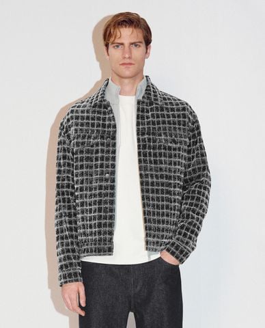  URBAN REVIVO - Áo khoác denim nam cổ bẻ tay dài Flap Pocket 