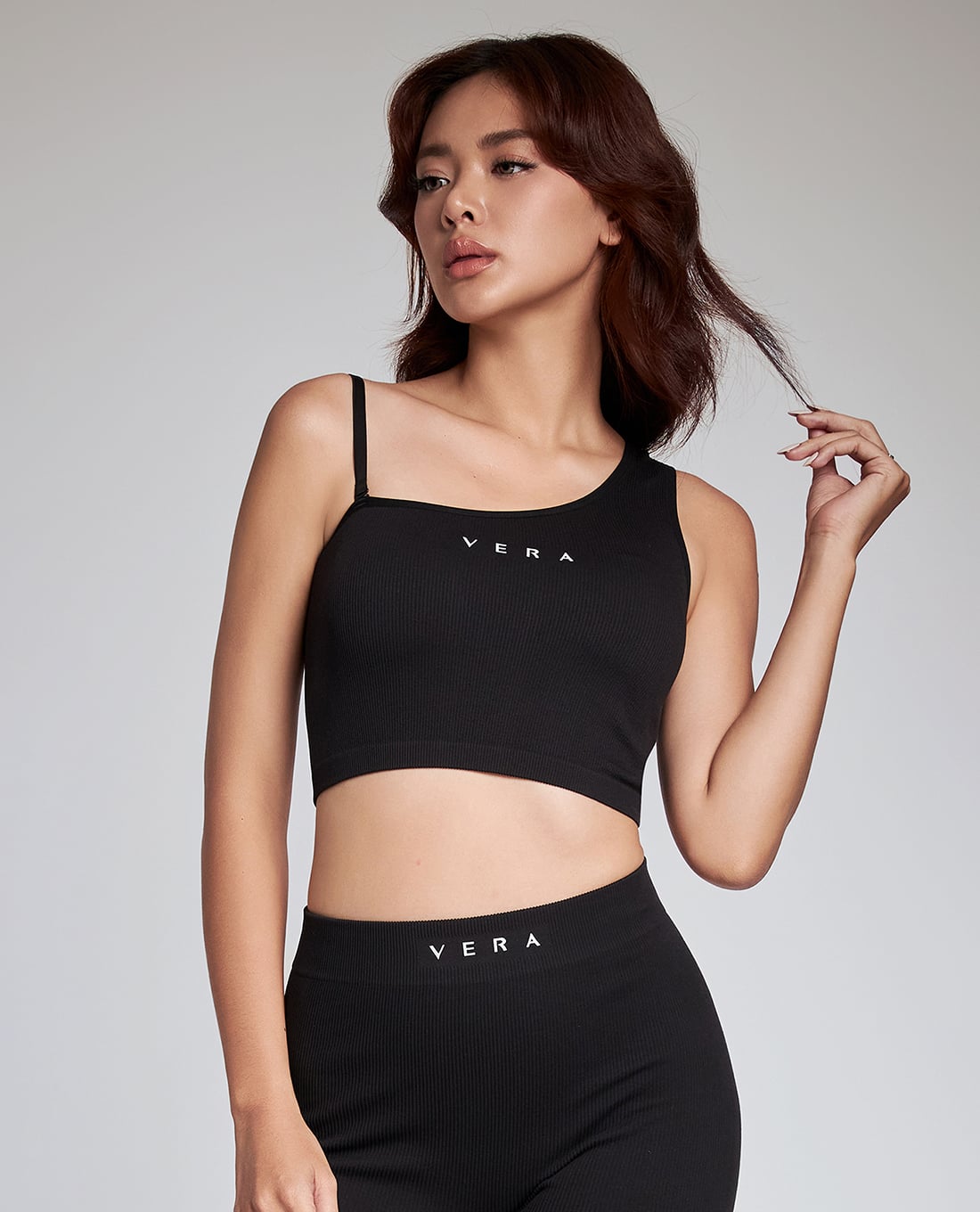 VERA BY CHIPU - Áo croptop nữ nylon spandex trơn