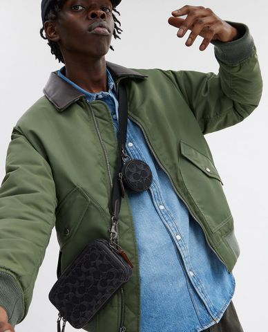  COACH - Túi đeo chéo nam phom chữ nhật phối ví nhỏ hình tròn cá tính 